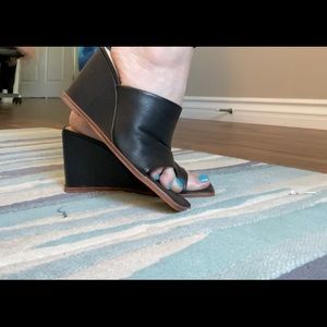 Vince Camino Wedge Sandal size 7